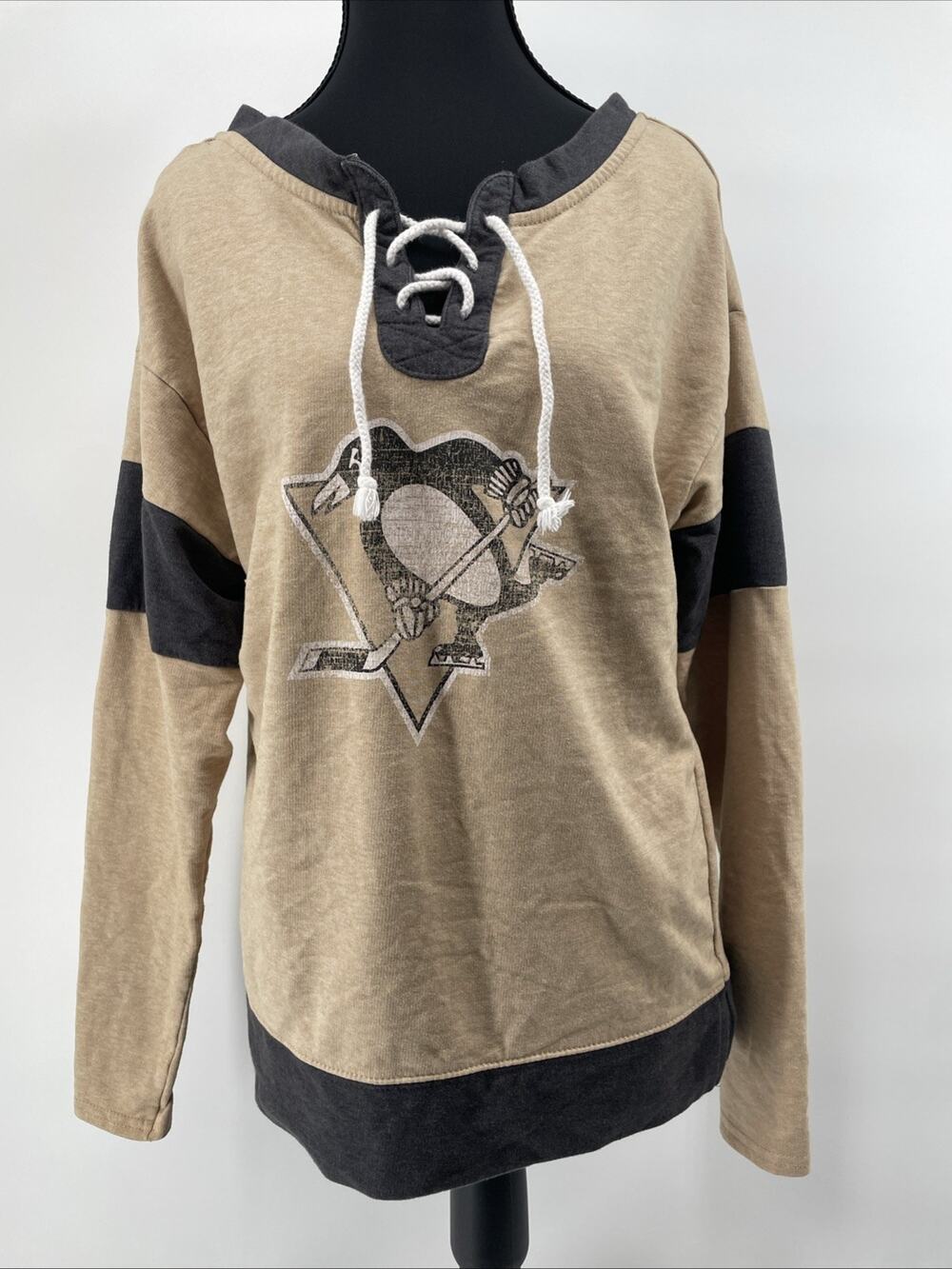 NHL Pittsburgh Penguins Women’s Small Tan Pullover Long Sleeve Top Hockey Shirt